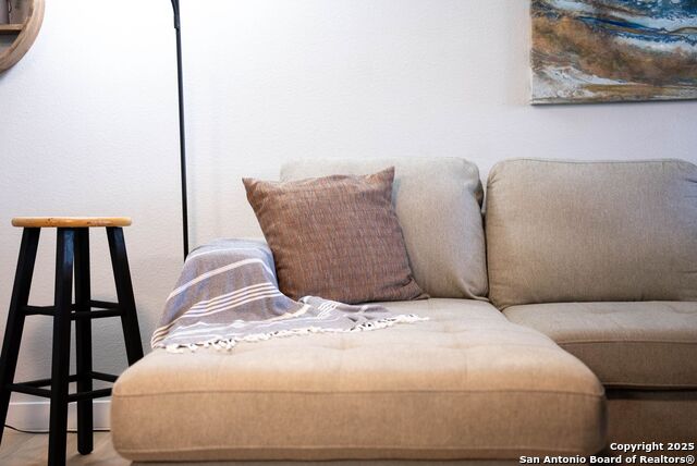 Image 106 of 158 For 9811 Magnolia