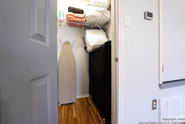 Image 115 of 158 For 9811 Magnolia