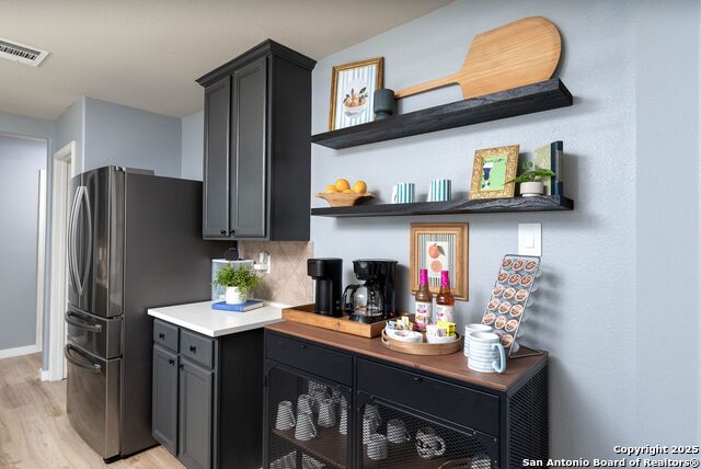 Image 12 of 158 For 9811 Magnolia