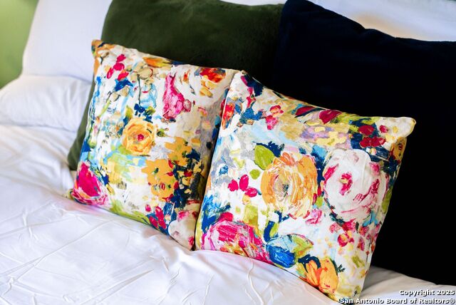 Image 121 of 158 For 9811 Magnolia