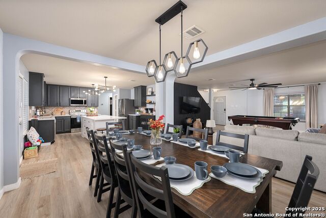 Image 13 of 158 For 9811 Magnolia