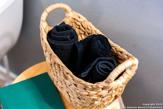 Image 132 of 158 For 9811 Magnolia