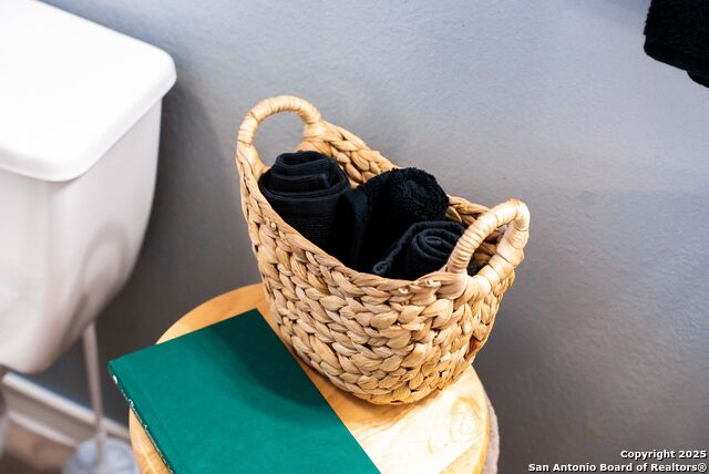 Image 133 of 158 For 9811 Magnolia