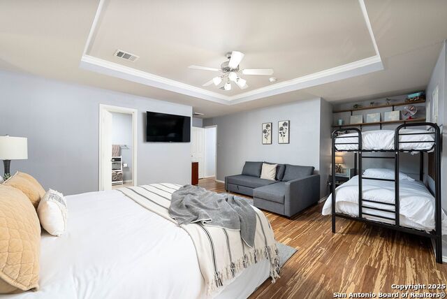 Image 21 of 158 For 9811 Magnolia