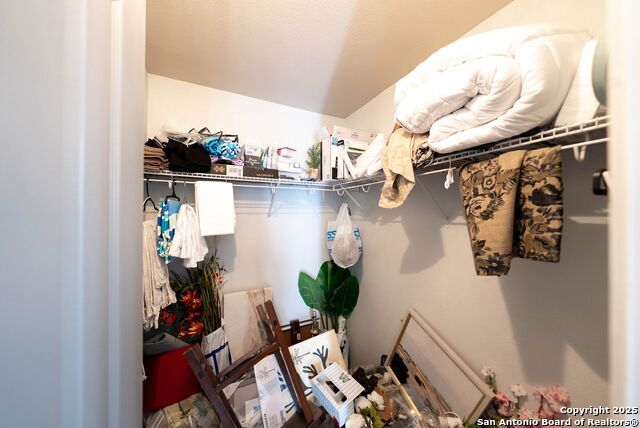 Image 36 of 158 For 9811 Magnolia