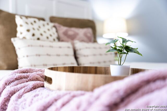 Image 81 of 158 For 9811 Magnolia