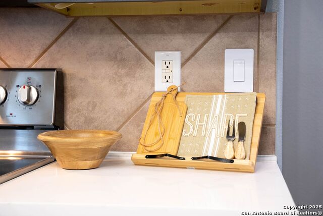 Image 93 of 158 For 9811 Magnolia