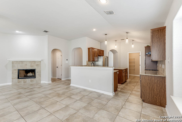 Image 10 of 39 For 23702 Misty Peak