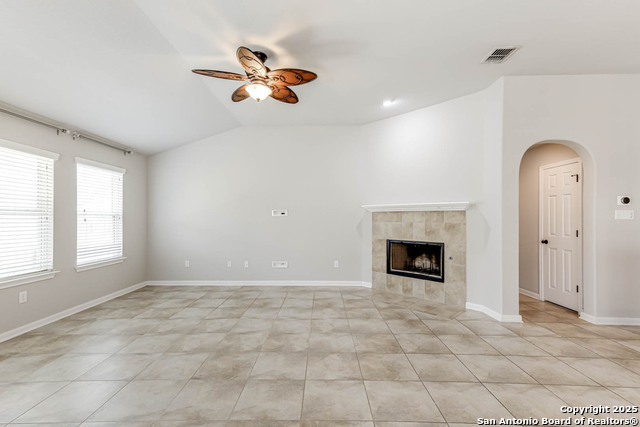 Image 18 of 39 For 23702 Misty Peak