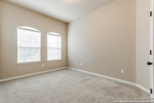 Image 27 of 39 For 23702 Misty Peak