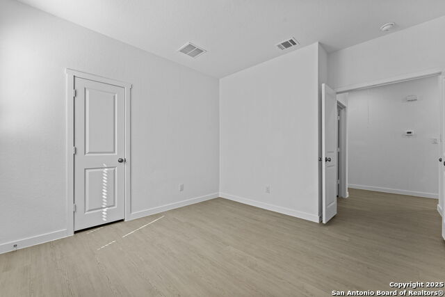 Listing photo id 22 for 732 Horsetail Ln