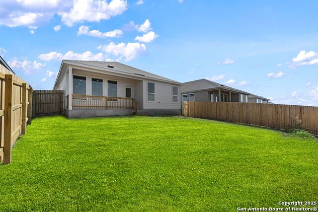 Listing photo id 23 for 732 Horsetail Ln