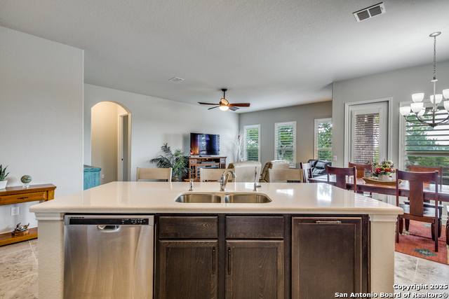 Image 17 of 34 For 21 Mariposa Pkwy W