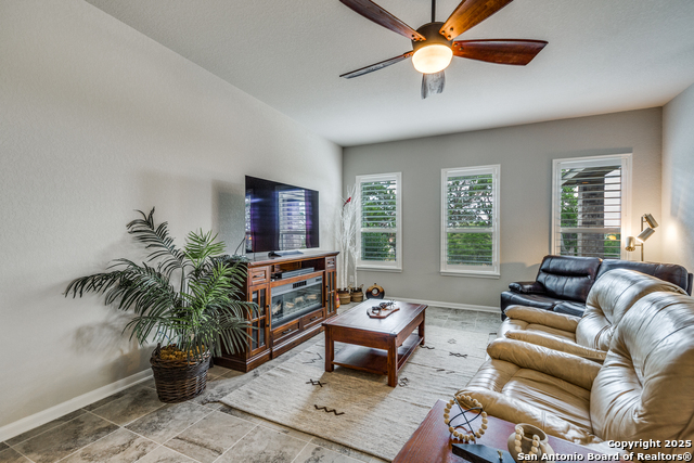 Image 8 of 34 For 21 Mariposa Pkwy W