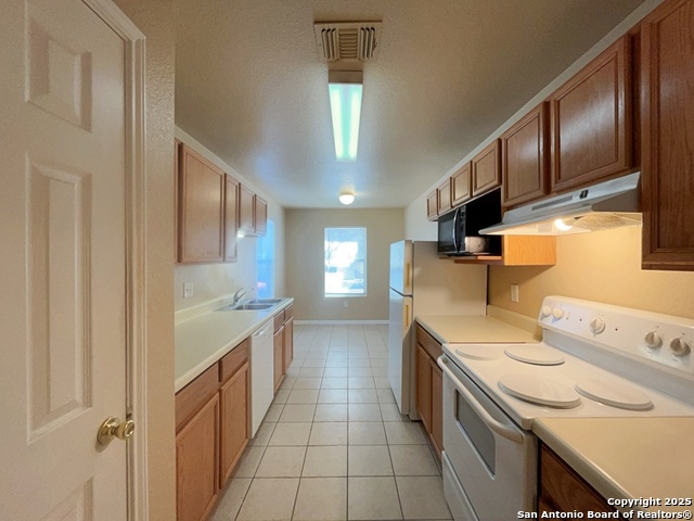 Image 10 of 38 For 8025 Maverick Climb