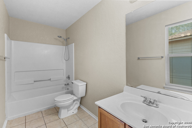 Image 14 of 15 For 10106 Figaro Cyn