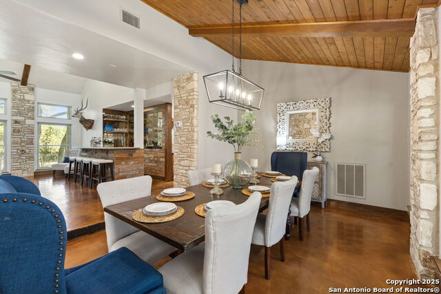 Listing photo id 14 for 8707 Paisano Pass