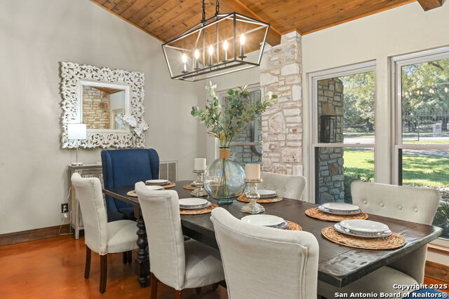 Listing photo id 16 for 8707 Paisano Pass