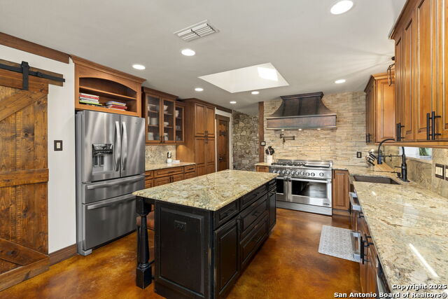 Listing photo id 19 for 8707 Paisano Pass