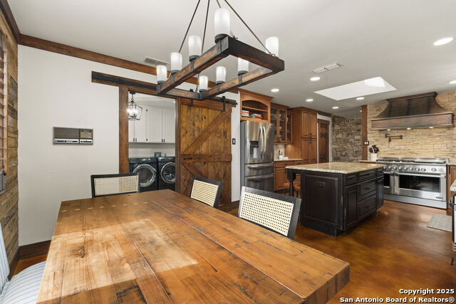 Listing photo id 24 for 8707 Paisano Pass