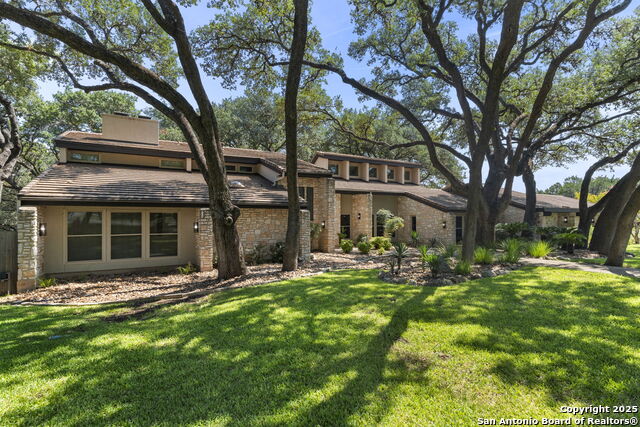 Listing photo id 1 for 8707 Paisano Pass