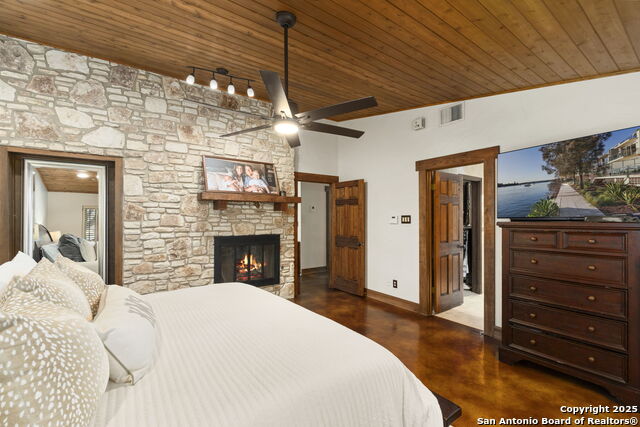 Listing photo id 32 for 8707 Paisano Pass