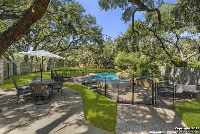 Listing photo id 49 for 8707 Paisano Pass