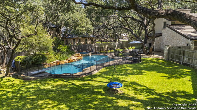 Listing photo id 50 for 8707 Paisano Pass