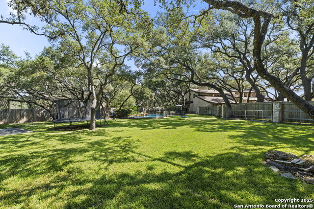 Listing photo id 55 for 8707 Paisano Pass