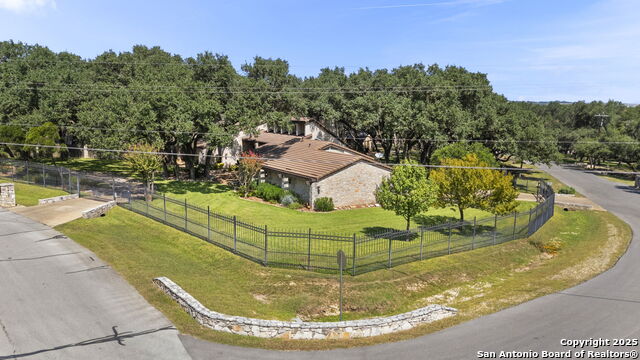 Listing photo id 63 for 8707 Paisano Pass