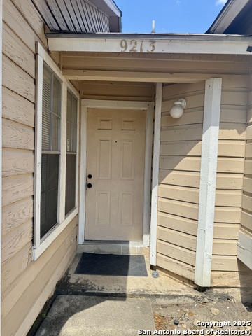 Image 2 of 4 For 9211 Shadow Crest 9213