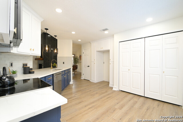 Image 10 of 26 For 940 Hedgestone