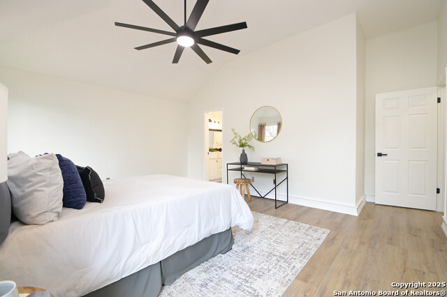 Image 14 of 26 For 940 Hedgestone