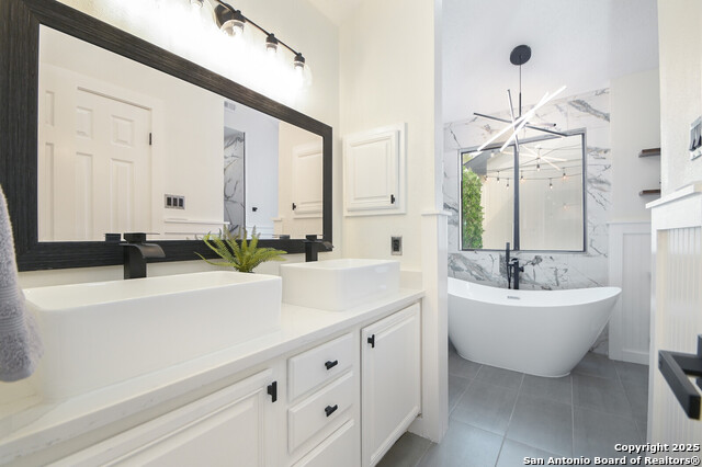 Image 15 of 26 For 940 Hedgestone