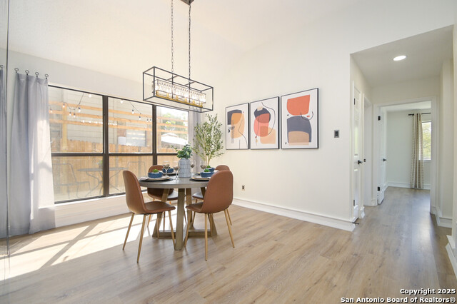 Image 8 of 26 For 940 Hedgestone