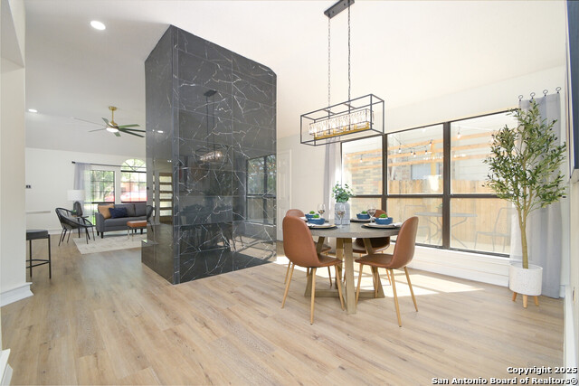 Image 9 of 26 For 940 Hedgestone