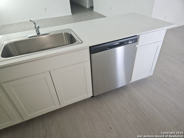 Listing photo id 11 for 3449 Sky Pl  