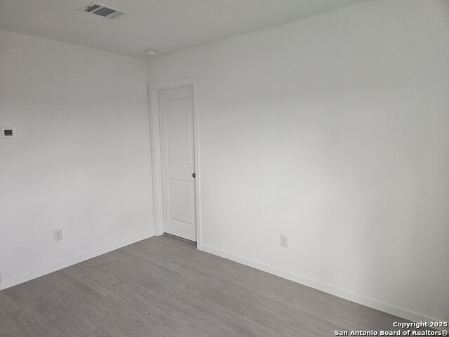 Listing photo id 12 for 3449 Sky Pl  