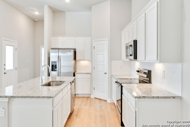 Listing photo id 10 for 5123 Cindy Branch