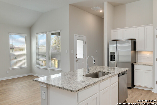 Listing photo id 11 for 5123 Cindy Branch