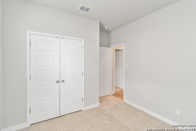 Listing photo id 17 for 5123 Cindy Branch
