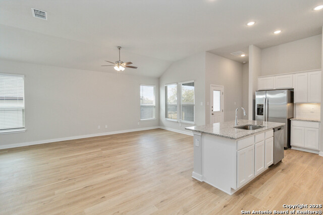 Listing photo id 3 for 5123 Cindy Branch