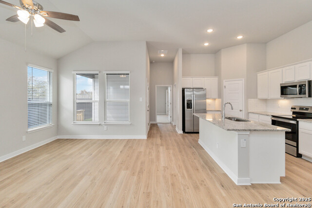 Listing photo id 7 for 5123 Cindy Branch