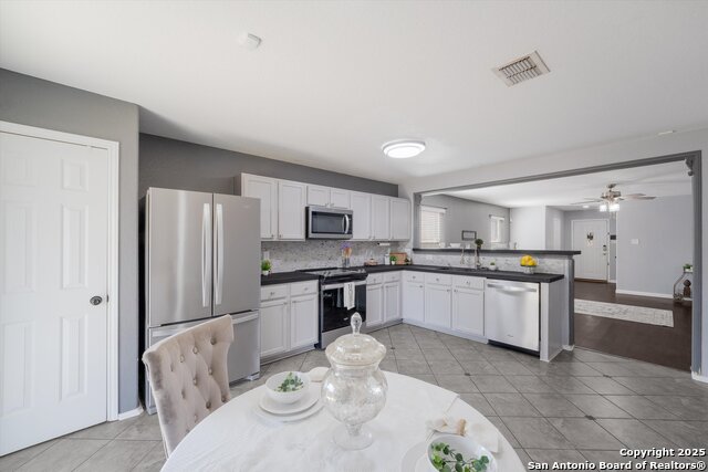 Image 12 of 39 For 9246 Pacific Maple