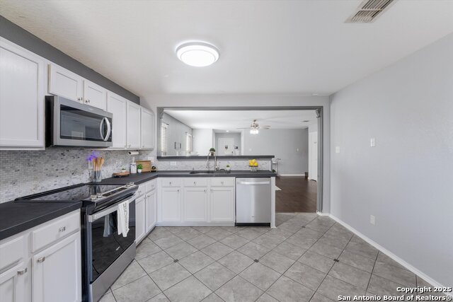 Image 13 of 39 For 9246 Pacific Maple