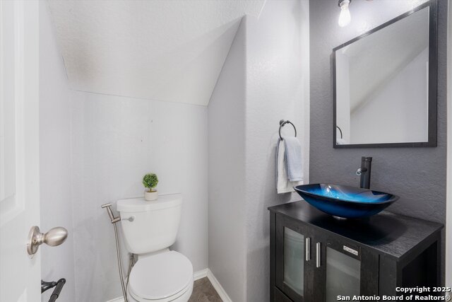 Image 14 of 39 For 9246 Pacific Maple