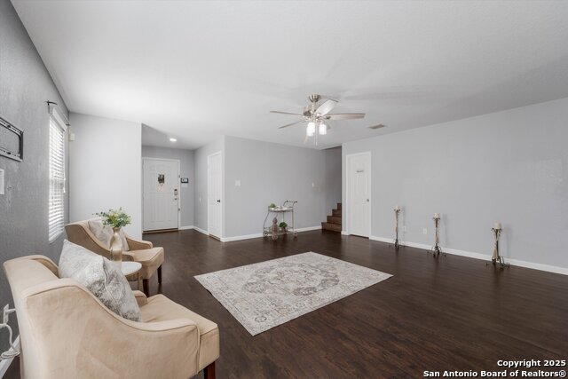 Image 8 of 39 For 9246 Pacific Maple