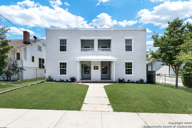 Details for 834 W Russell Pl, San Antonio, TX 78212