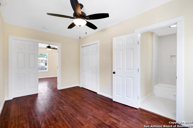 Listing photo id 15 for 834 W Russell Pl