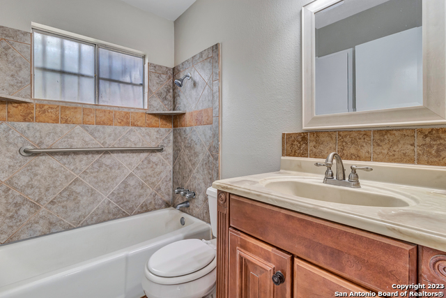 Image 17 of 32 For 8815 Oakbrook St